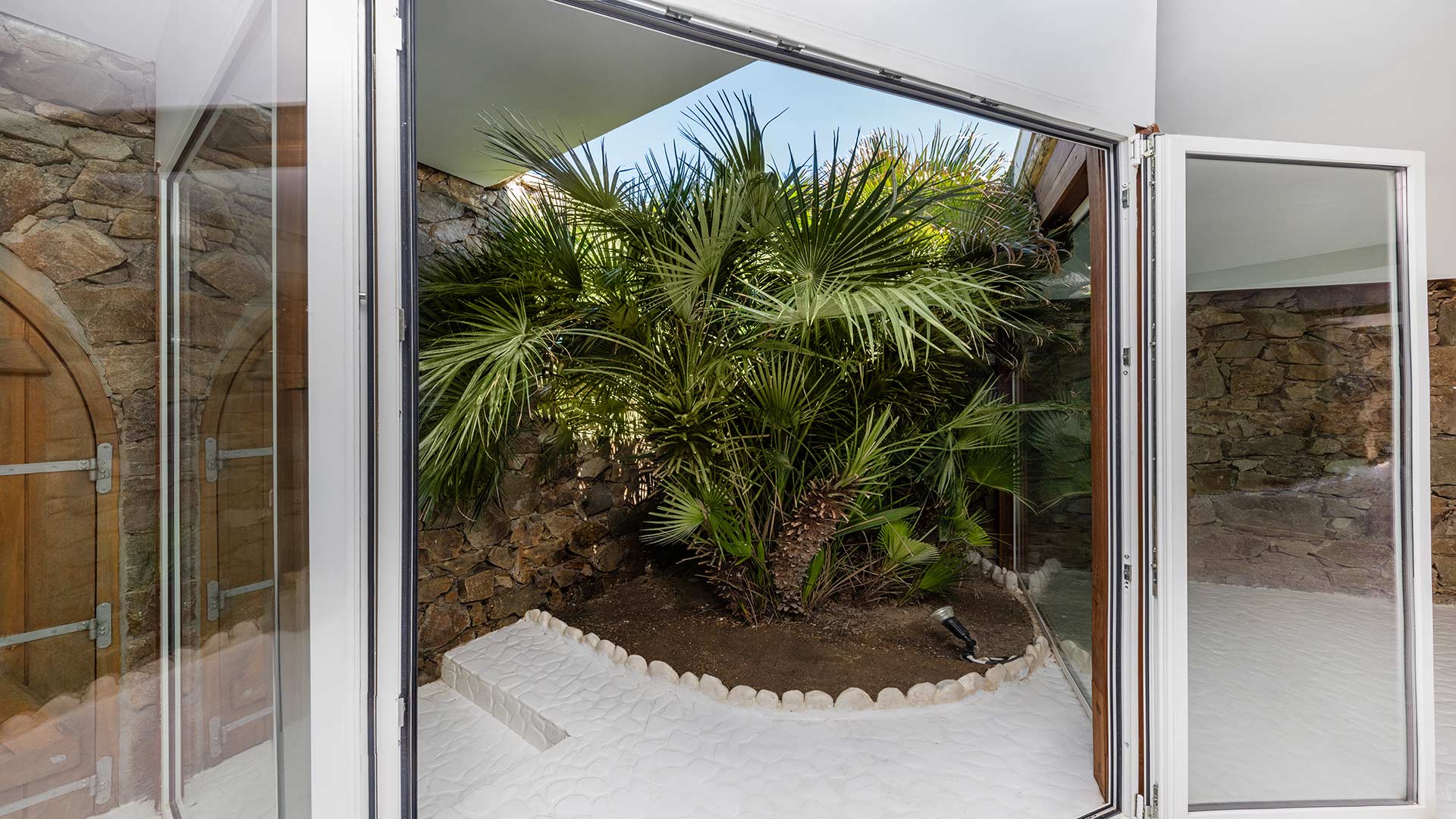 Villa Topanga image 12