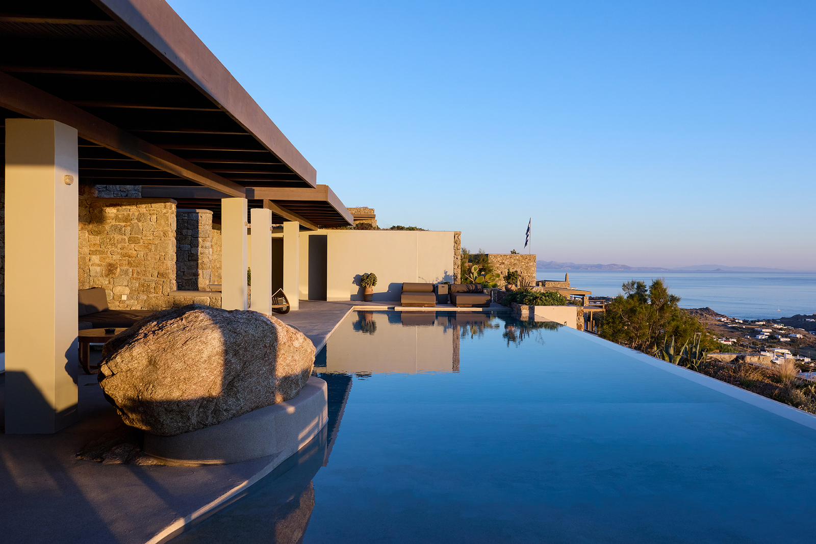 Simon Villas image 2