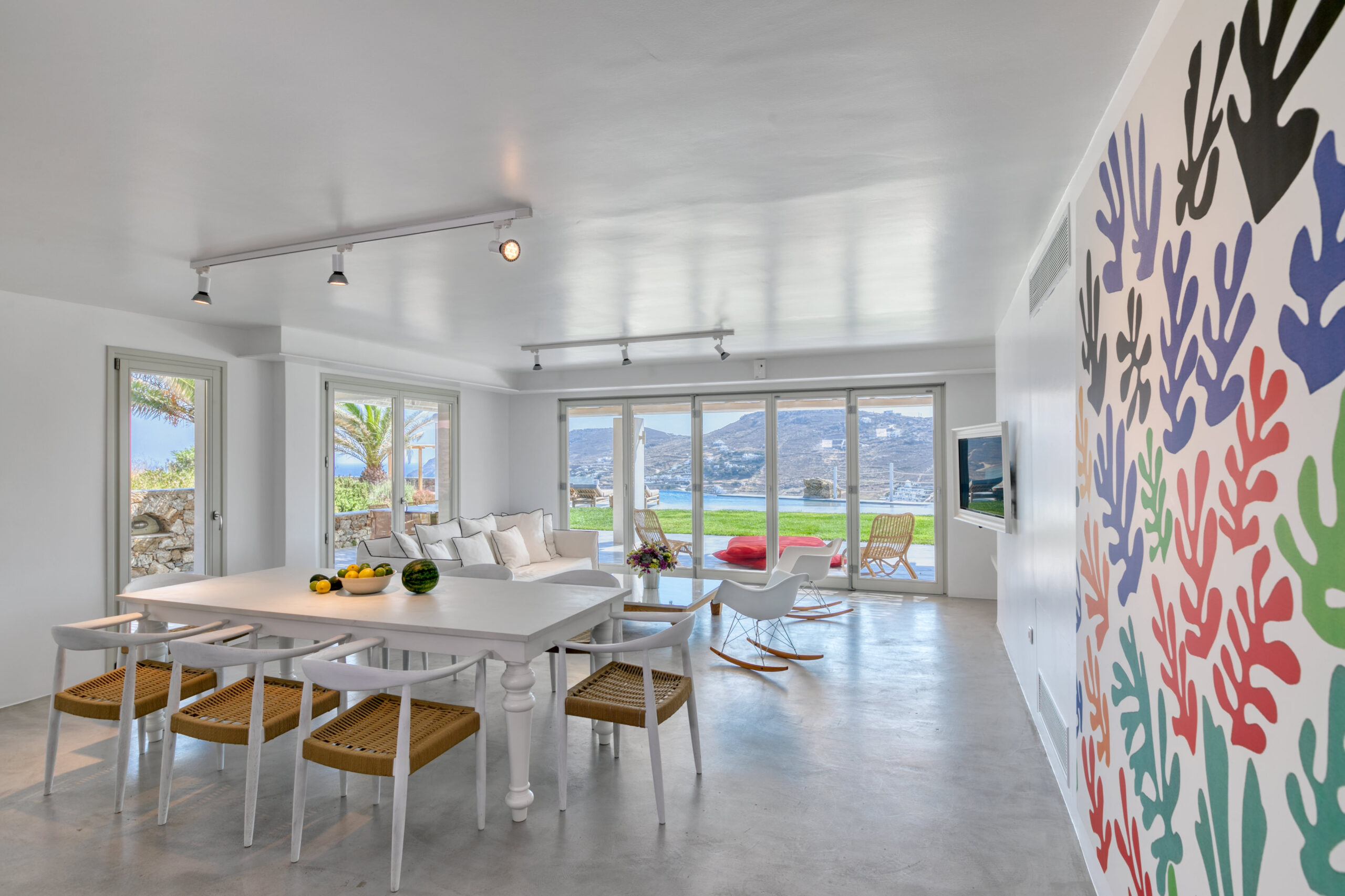 Icon Estate image 50
