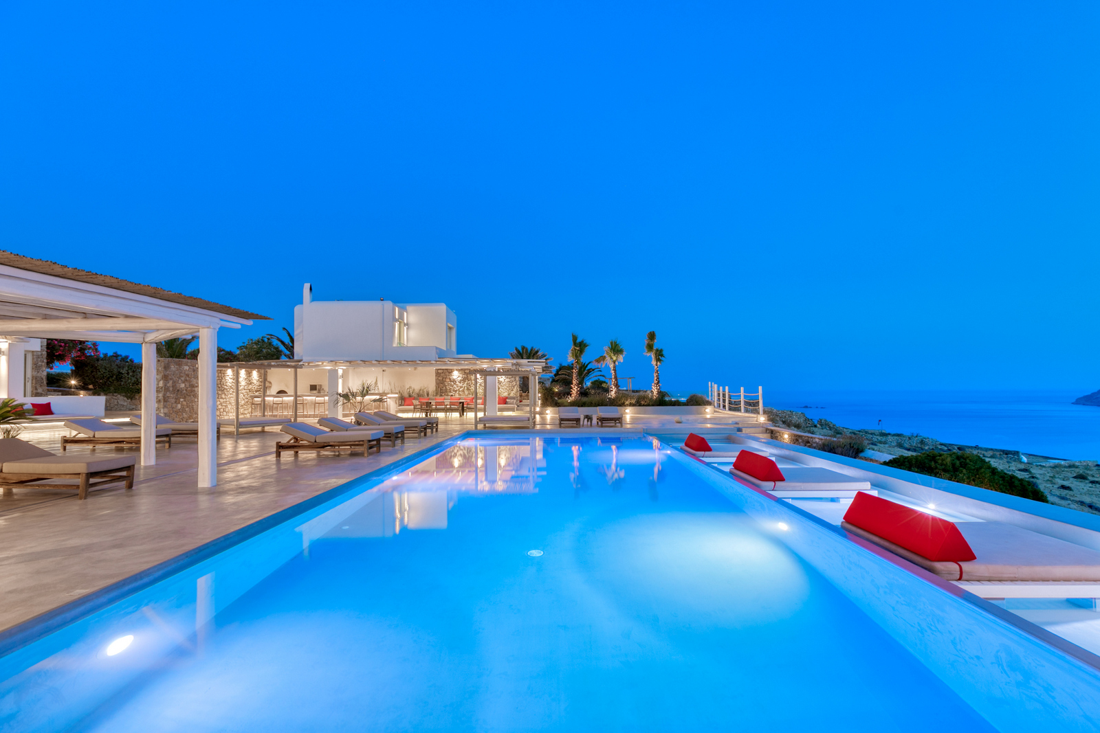 Icon Estate image 4