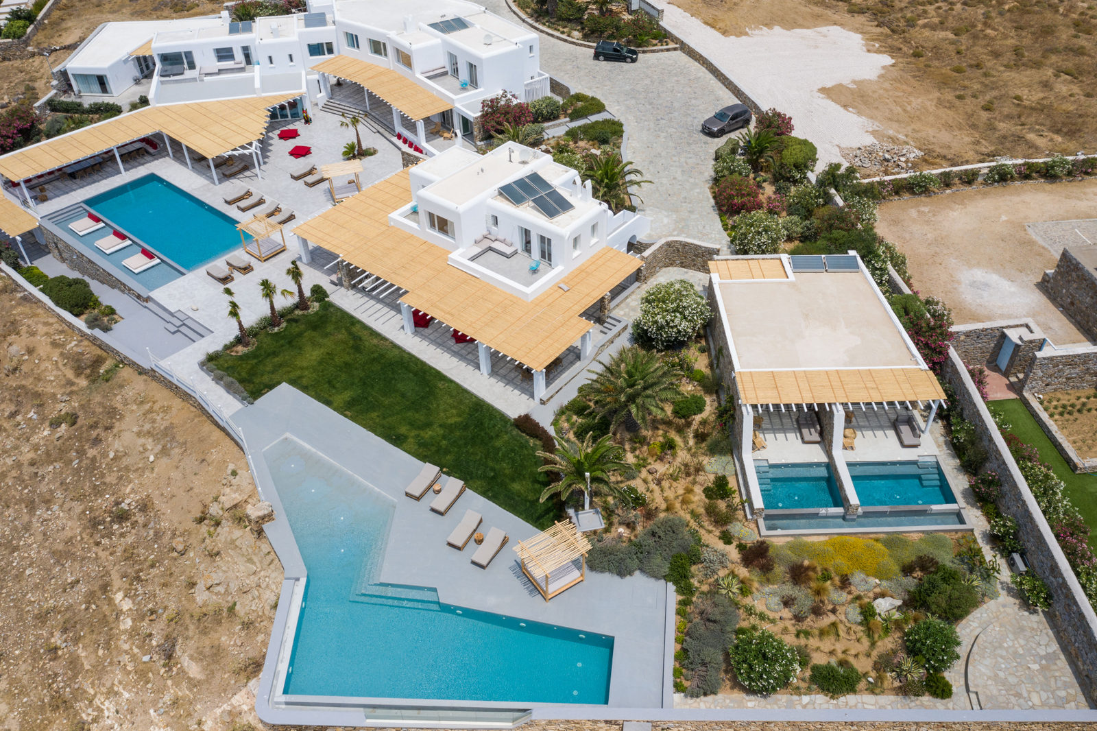 Icon Estate image 22