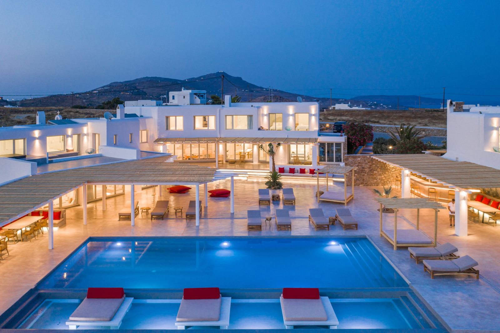 Icon Estate image 2