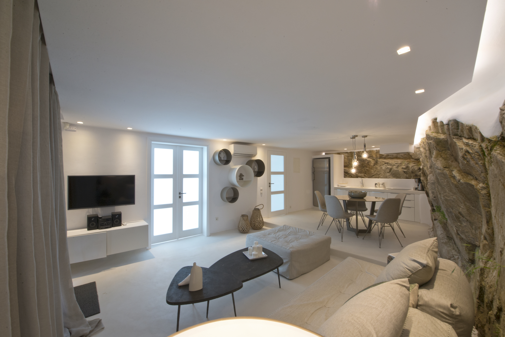 Meli Suites image 15