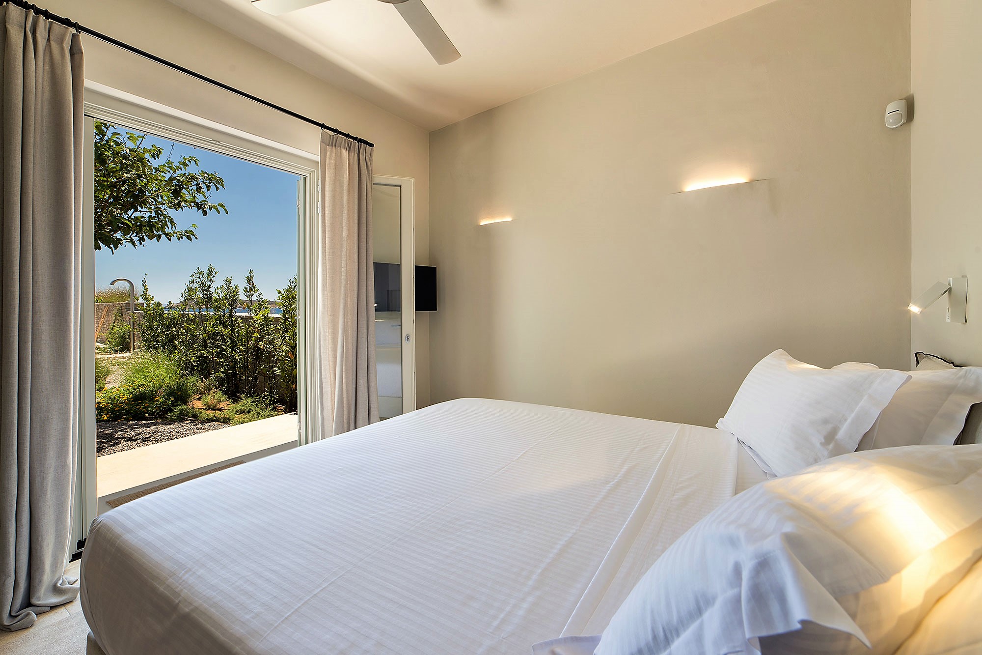 De La Sol Villas image 38
