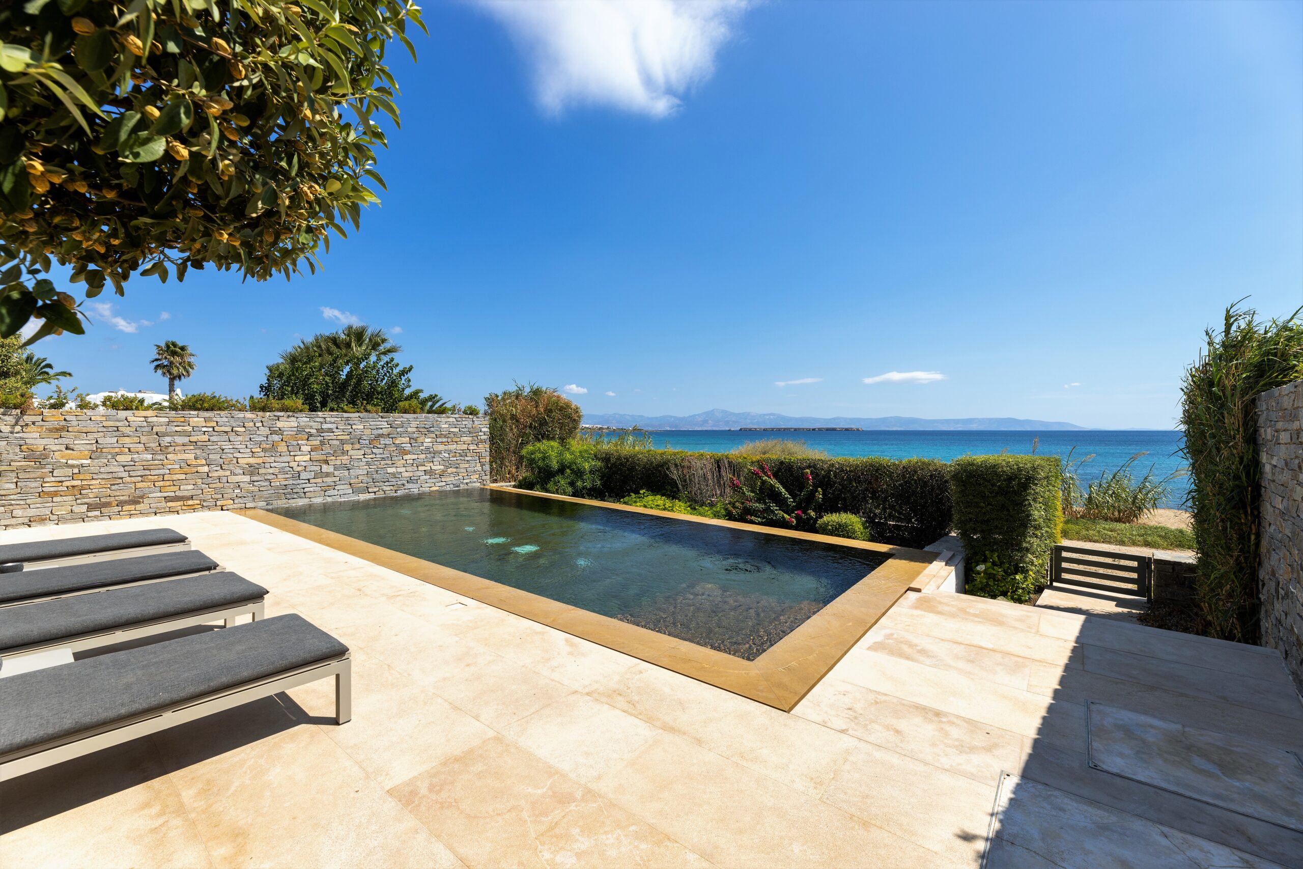 De La Sol Villas image 6