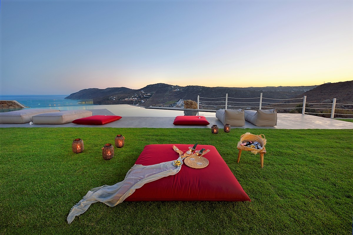 Icon Estate image 16