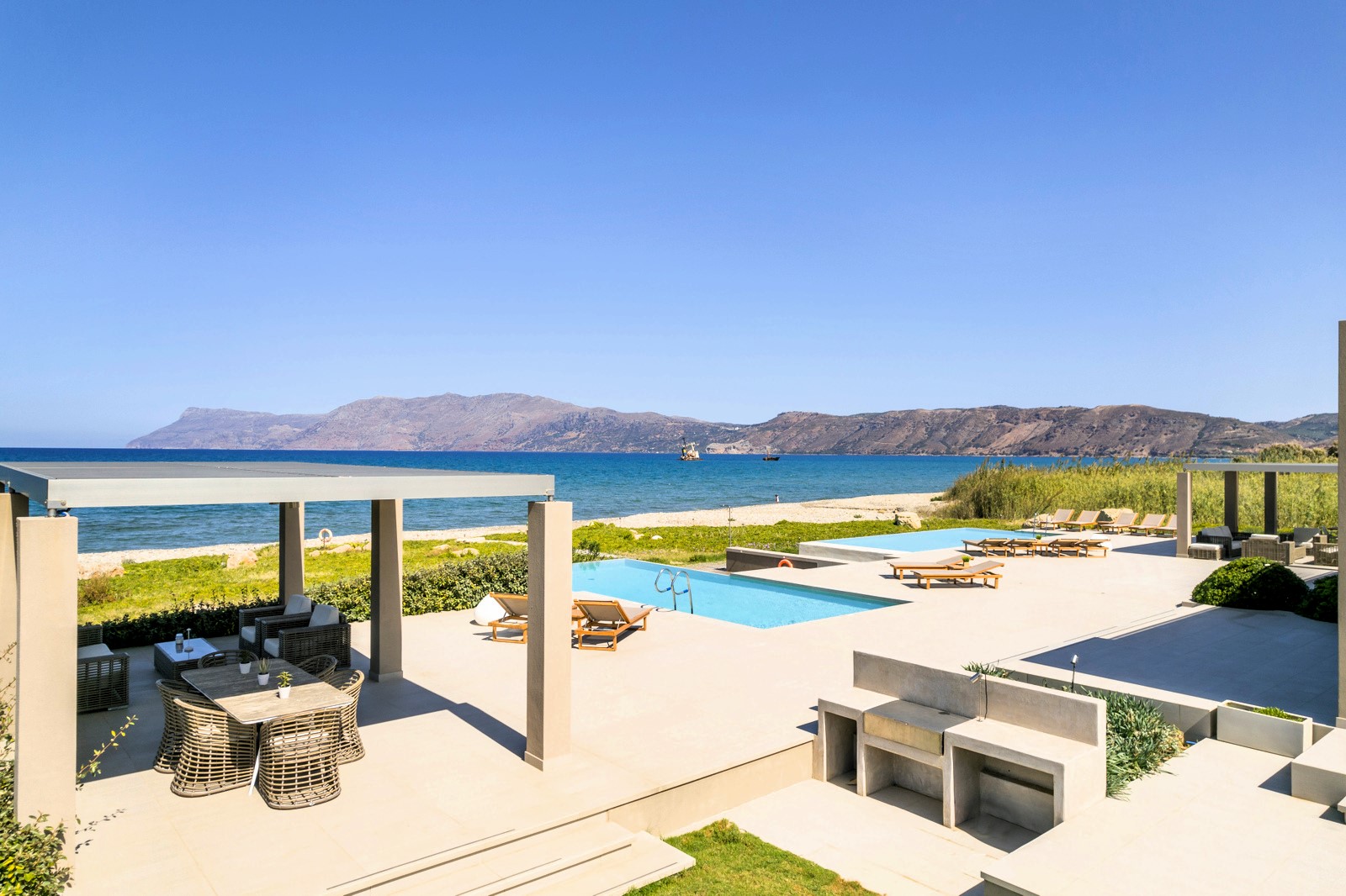 Dorian Beach Front Villas image 12