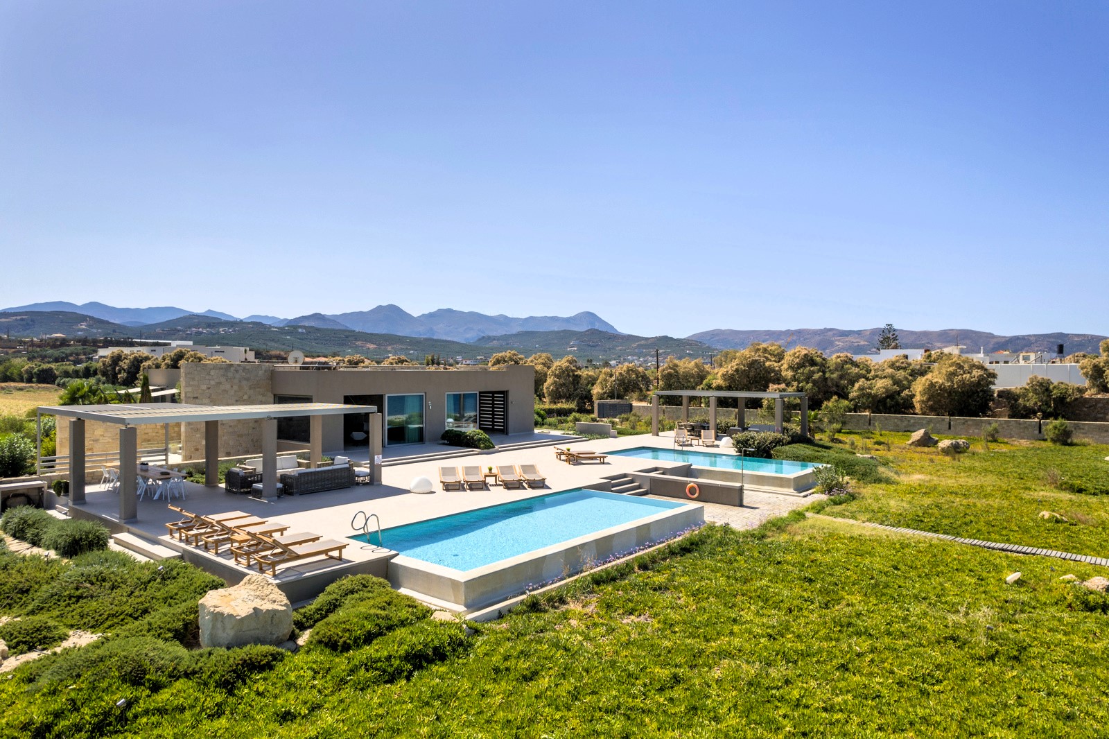 Dorian Beach Front Villas image 11