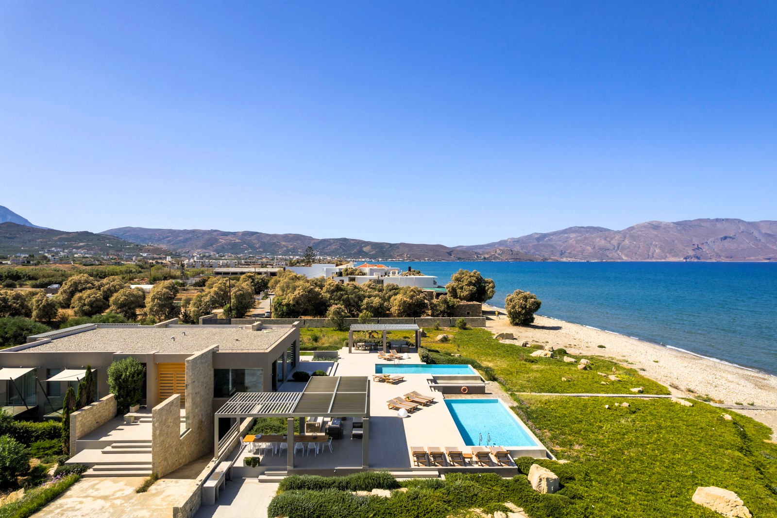 Dorian Beach Front Villas image 9