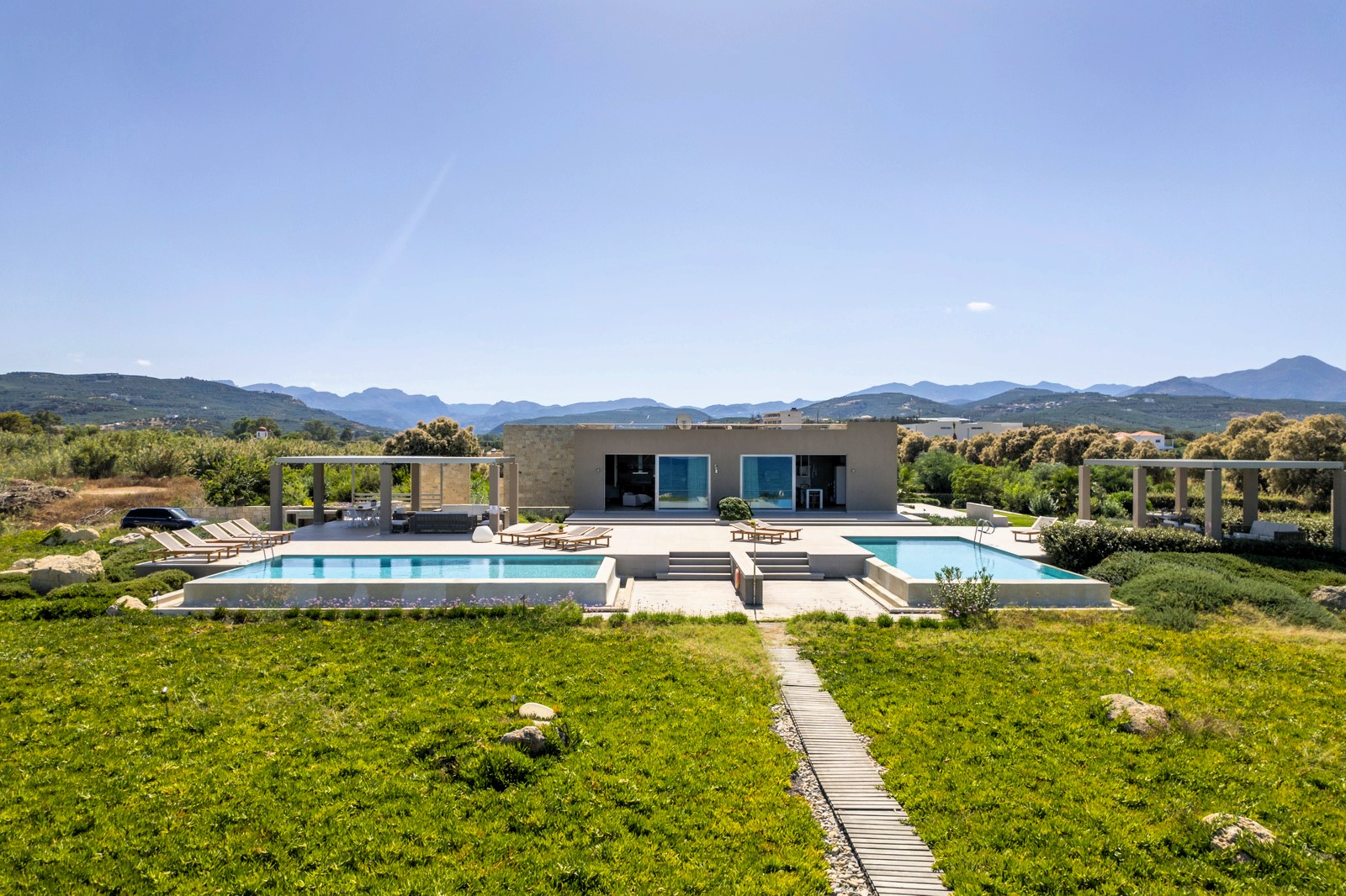 Dorian Beach Front Villas image 5