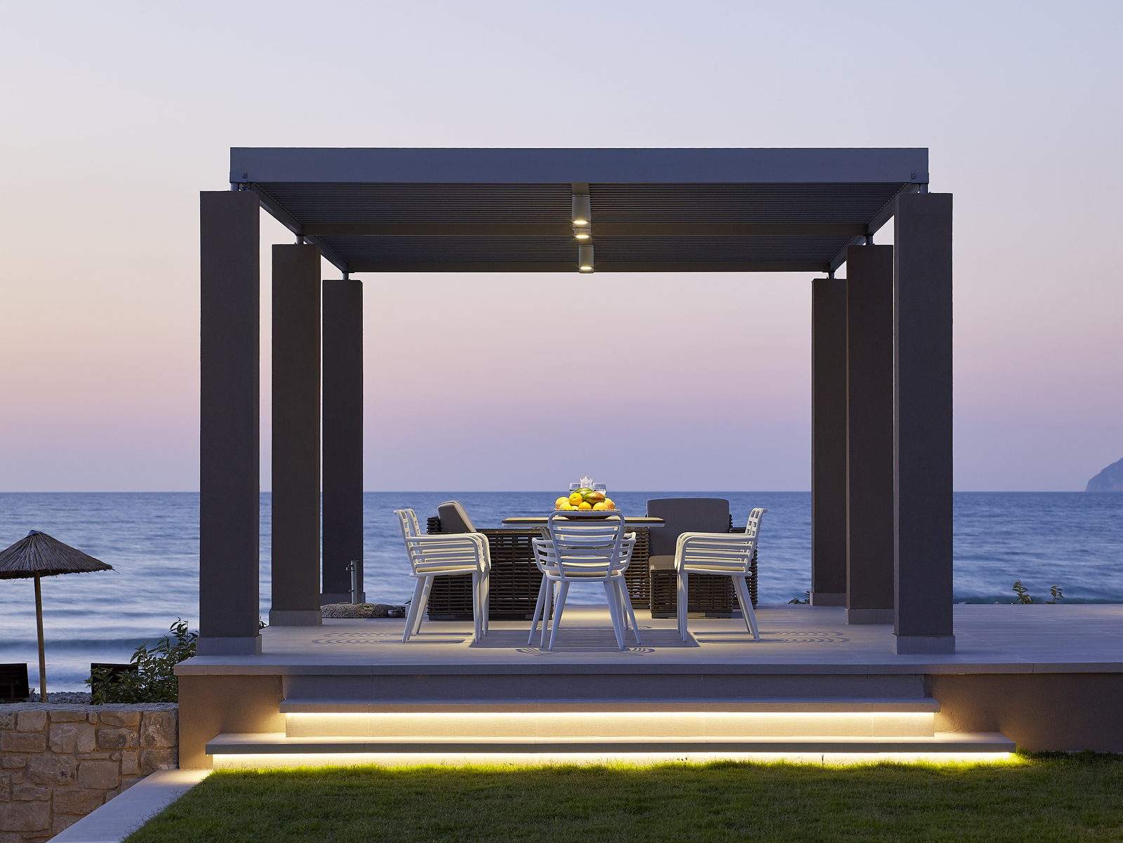 La Perla Beach Front Villa image 2