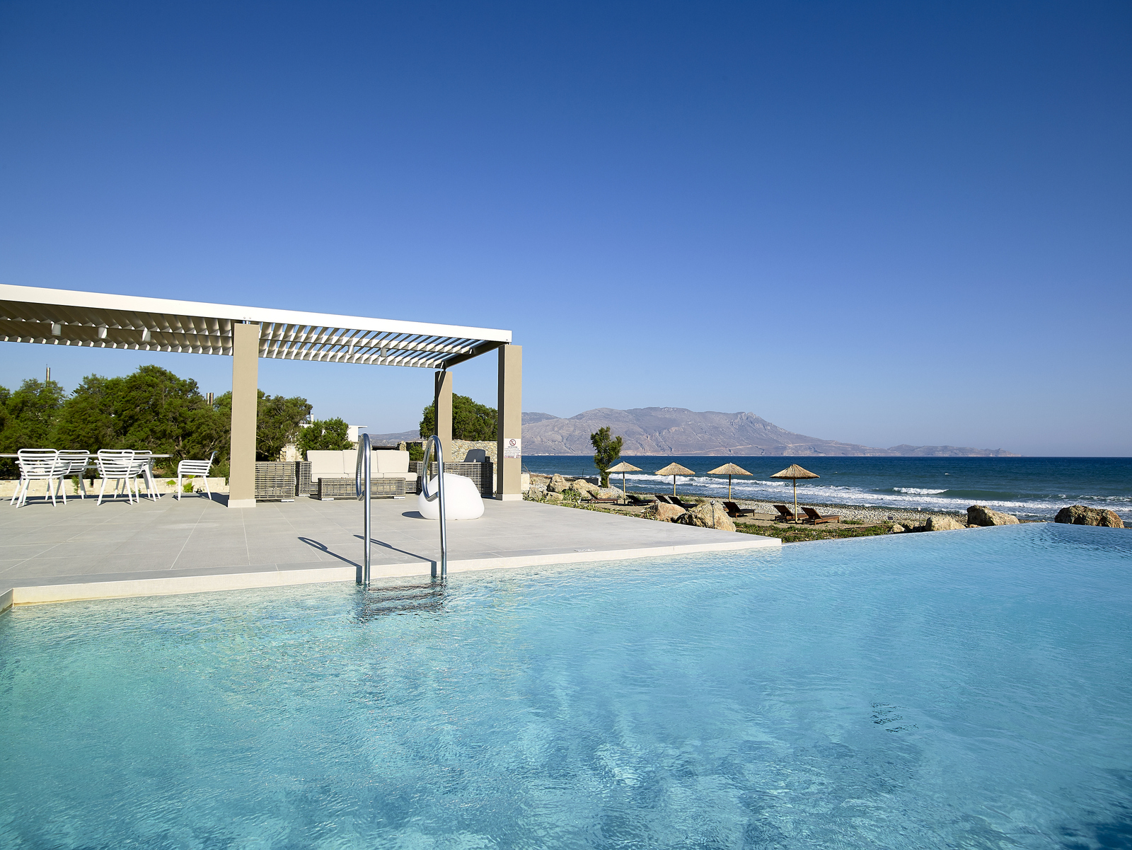 La Perla Beach Front Villa image 11