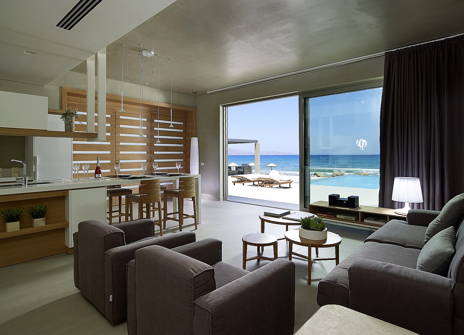 La Perla Beach Front Villa image 18