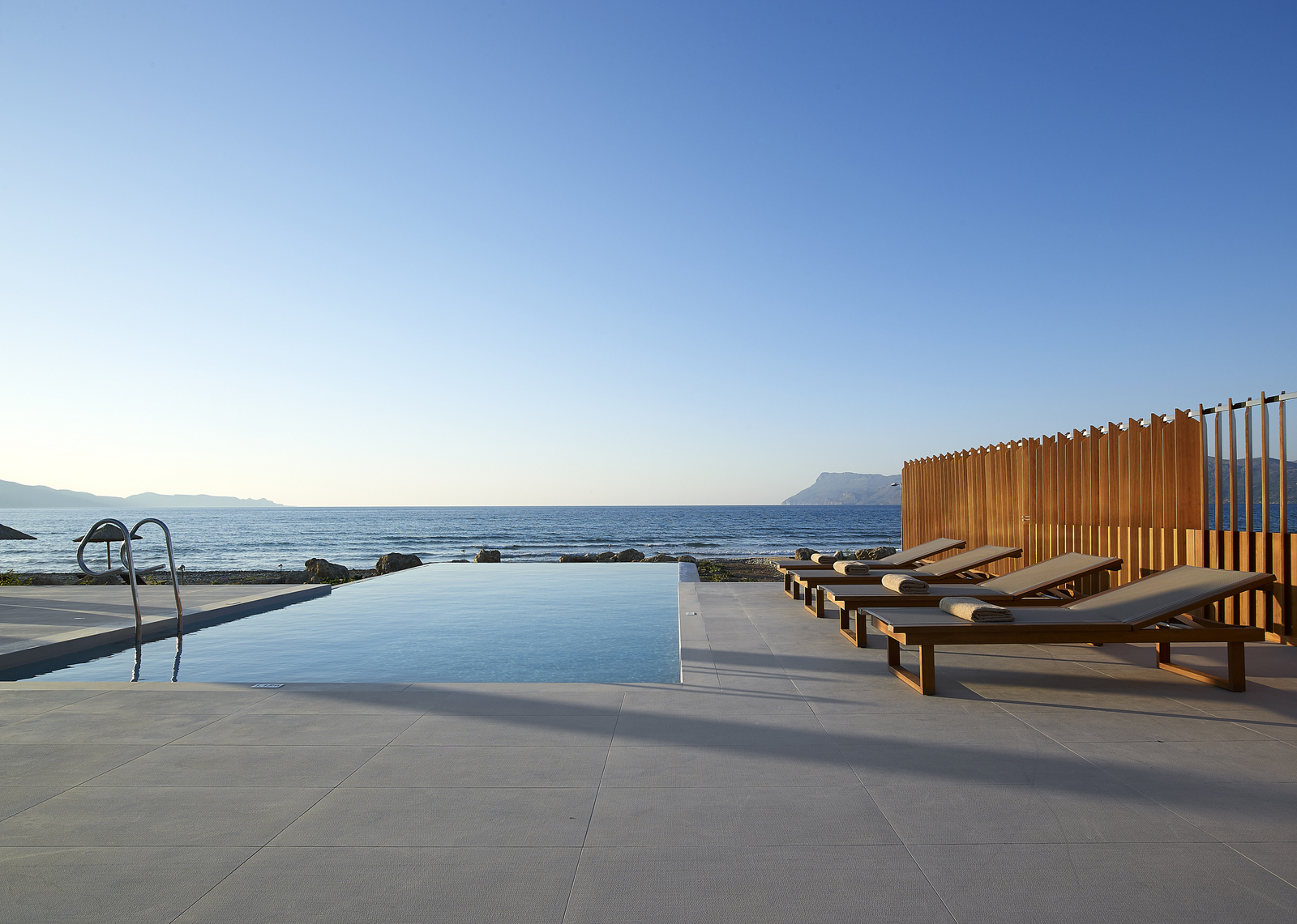 La Perla Beach Front Villa image 16