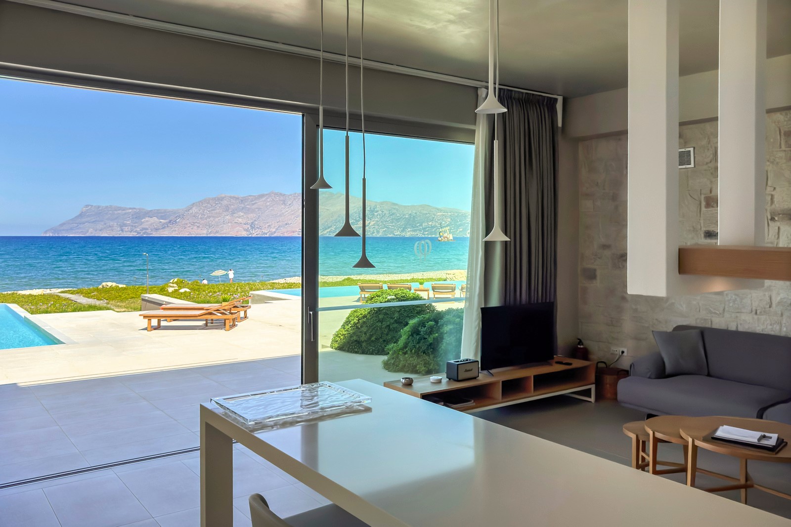 La Perla Beach Front Villa image 23