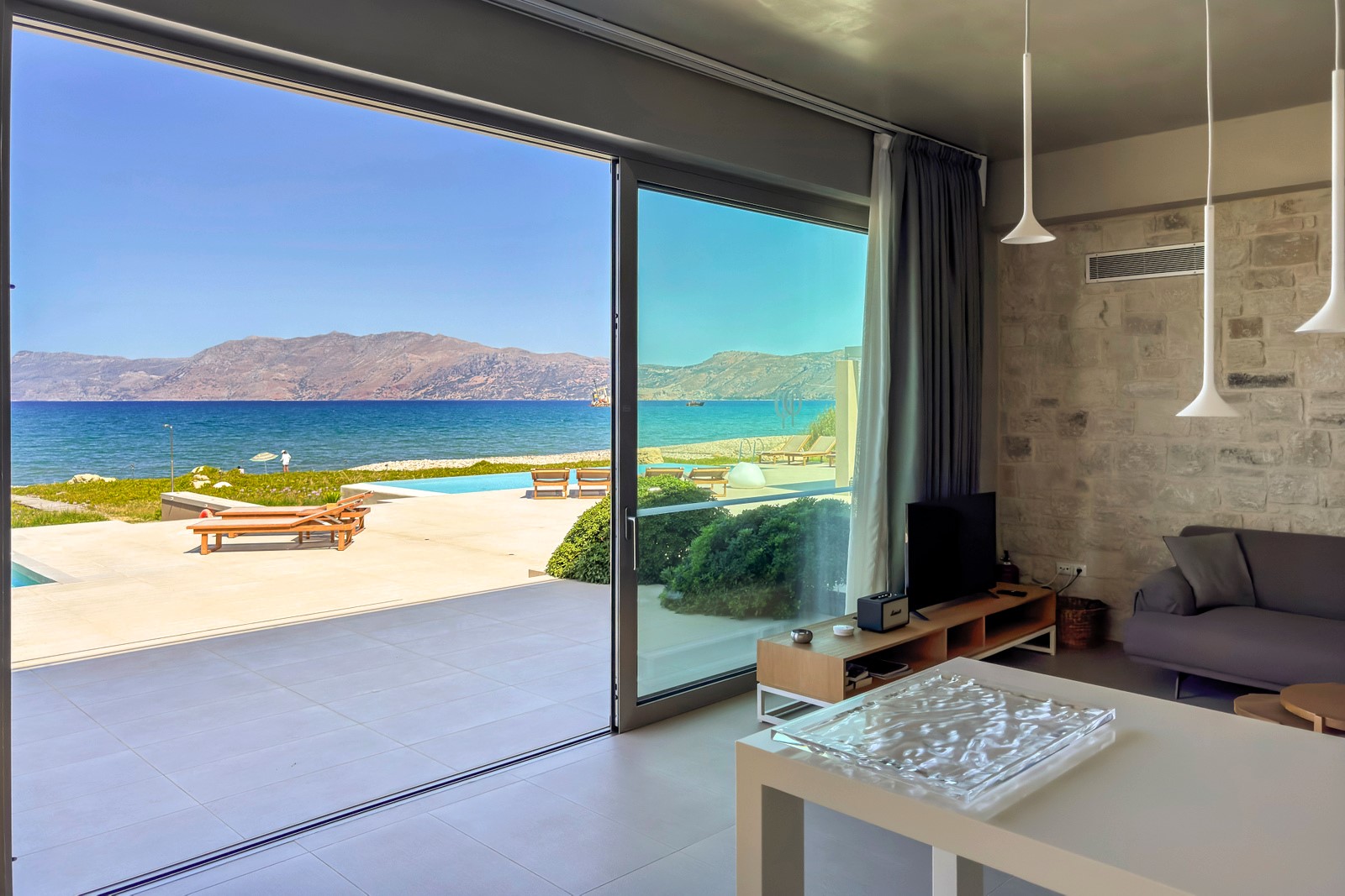 La Perla Beach Front Villa image 24