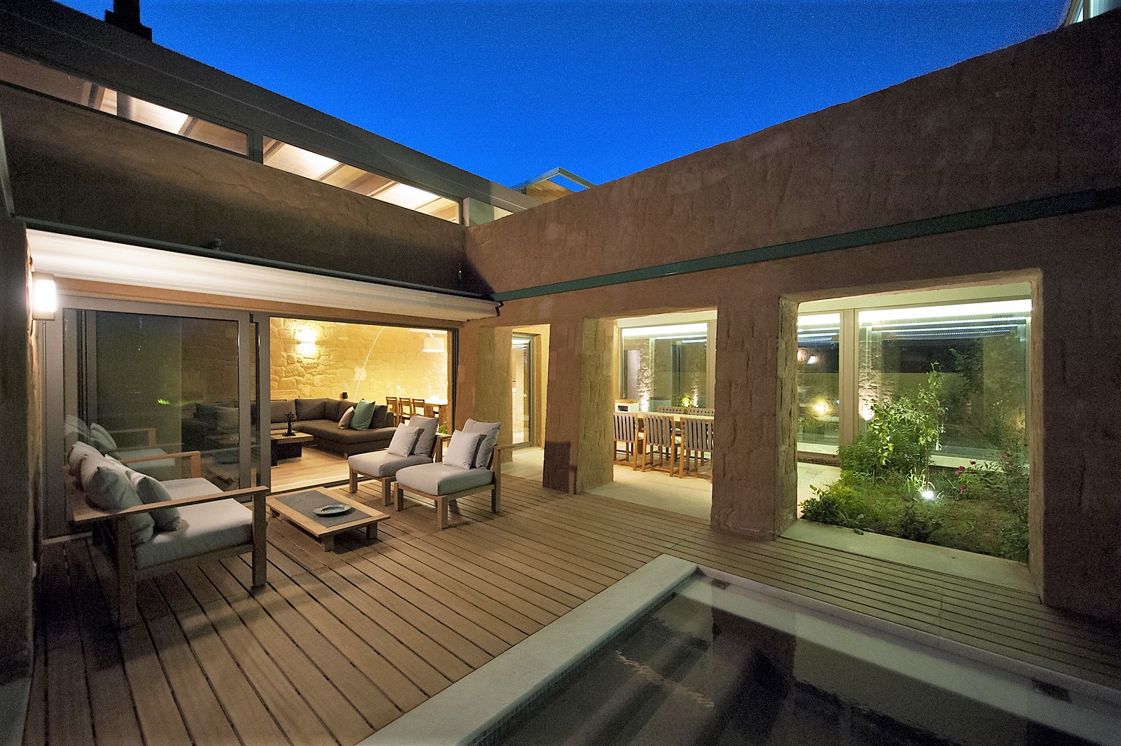 Lucasta Villas image 20