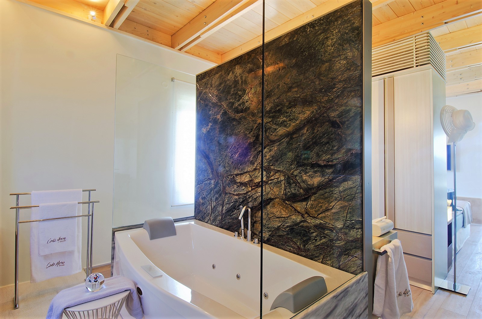 Lucasta Villas image 43
