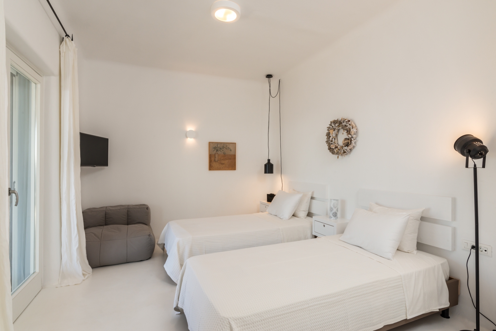 Villa Romance image 36