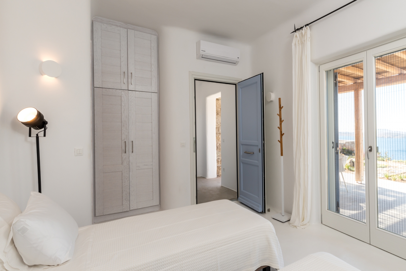 Villa Romance image 35