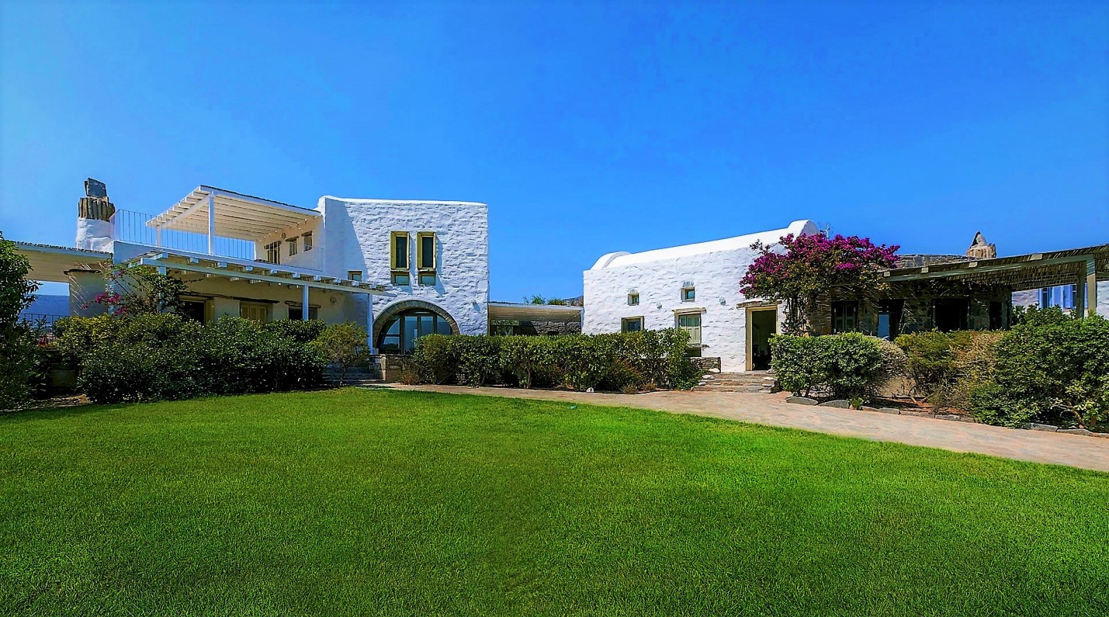 Aqua di Paros image 1