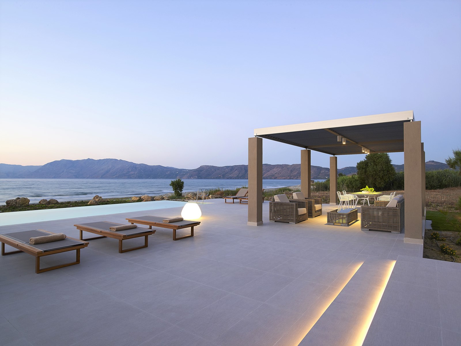 La Costa Beach Front Villa image 2