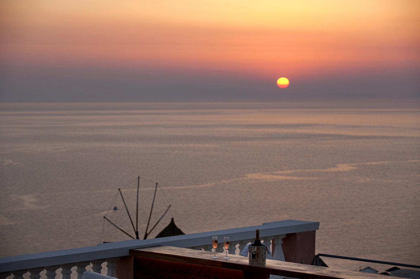 Oia Luxury Living image 8