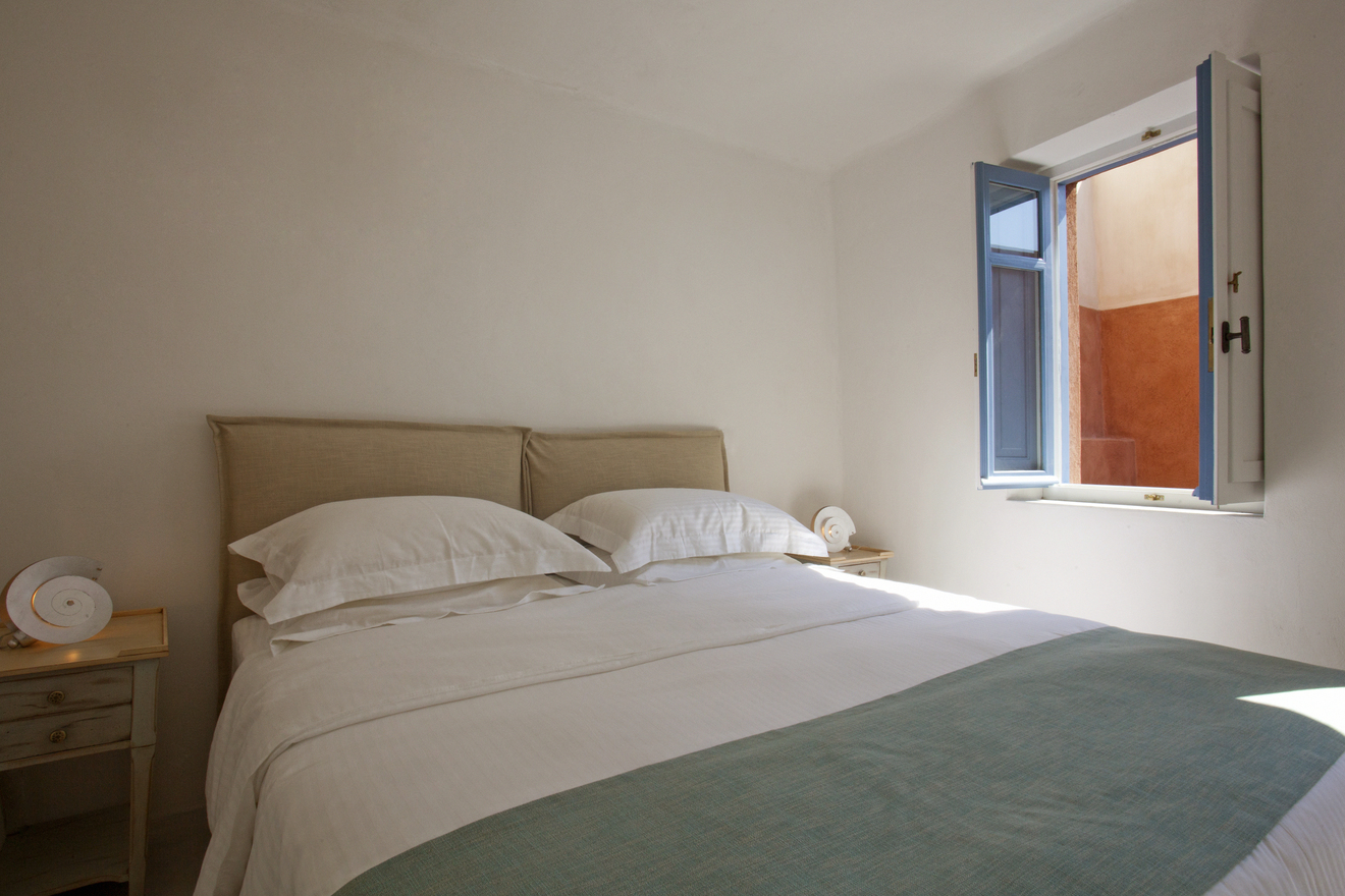Oia Luxury Living image 27