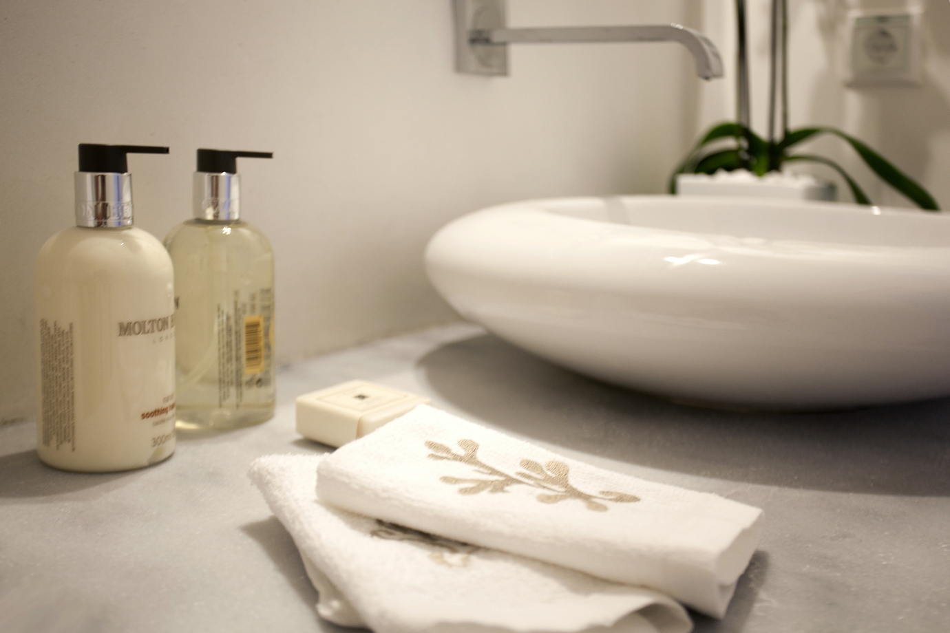 Oia Luxury Living image 29