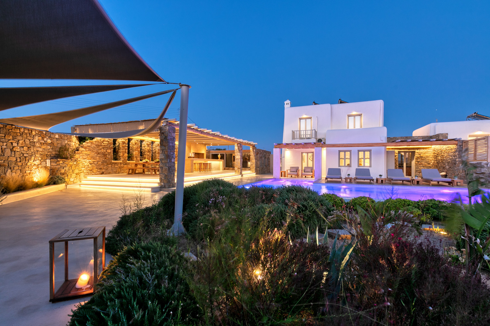 Villa Crimson image 1