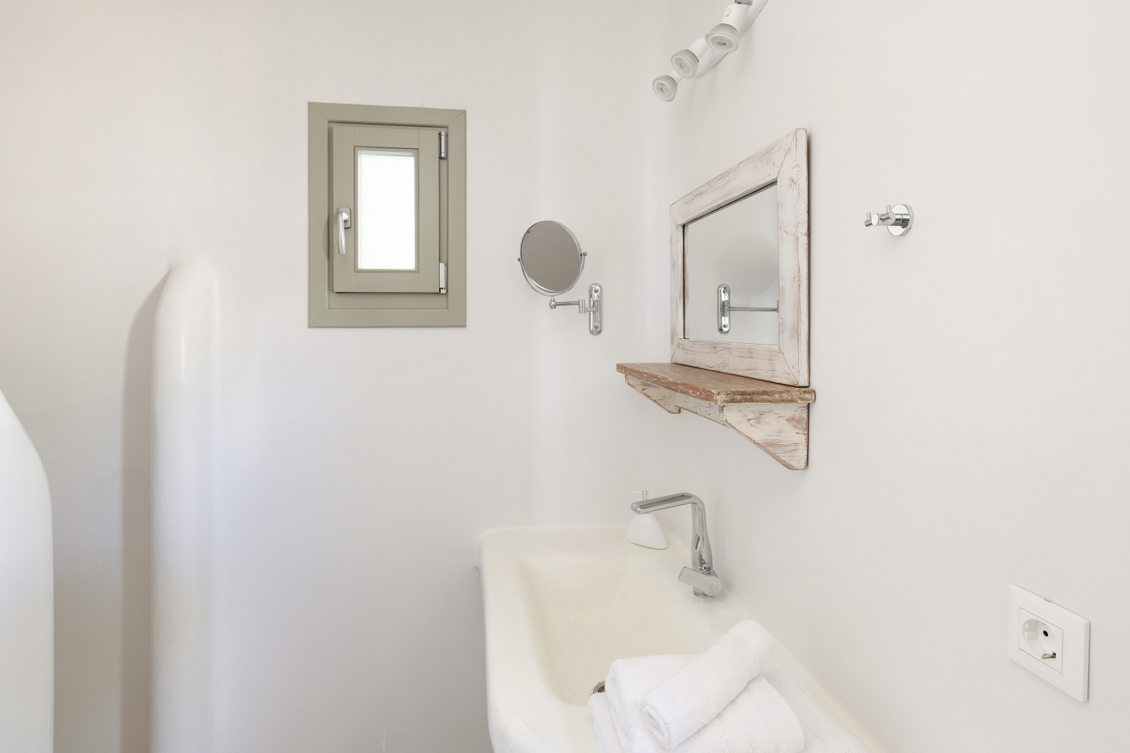 Villa Nemy image 107