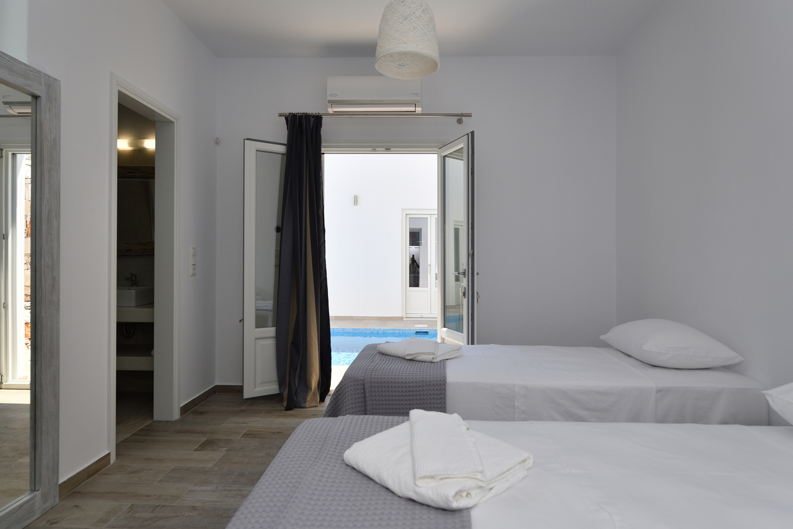 Naoussea Villa image 31