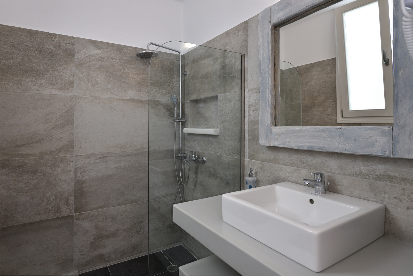 Naoussea Villa image 32