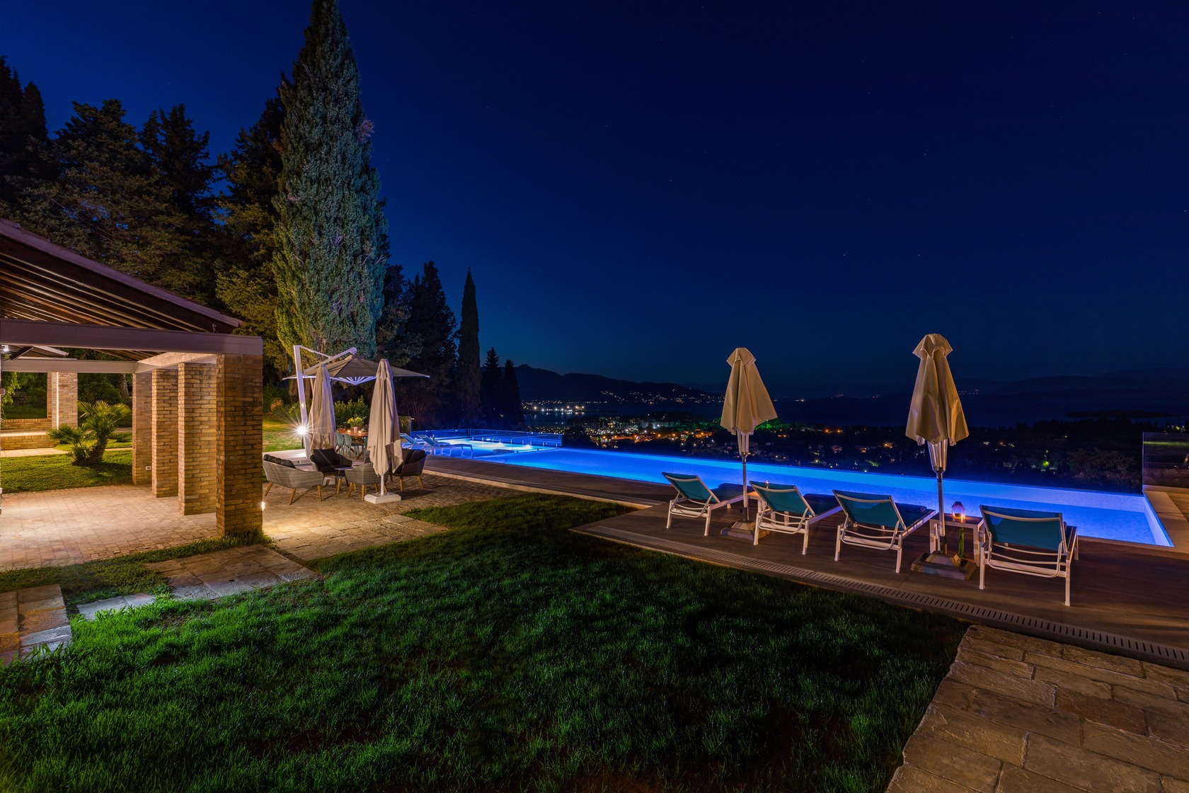 Villa Rose image 24