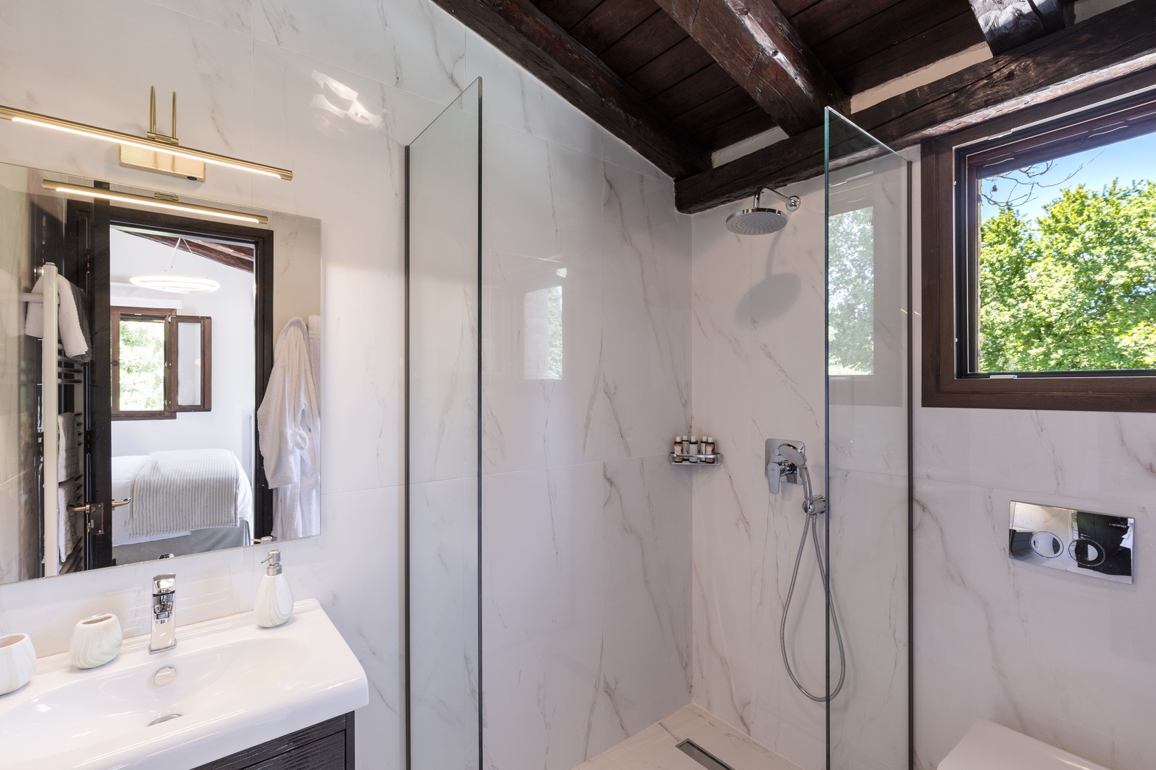 Villa Rose image 43