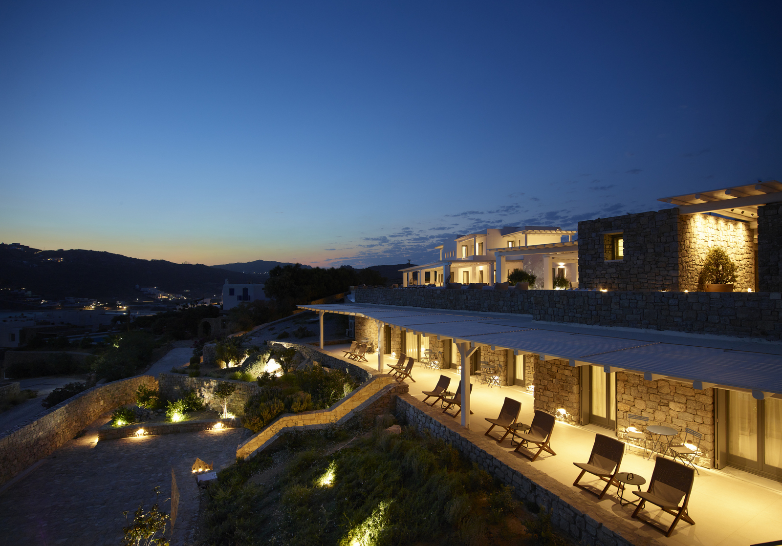 Nueva Estate image 7