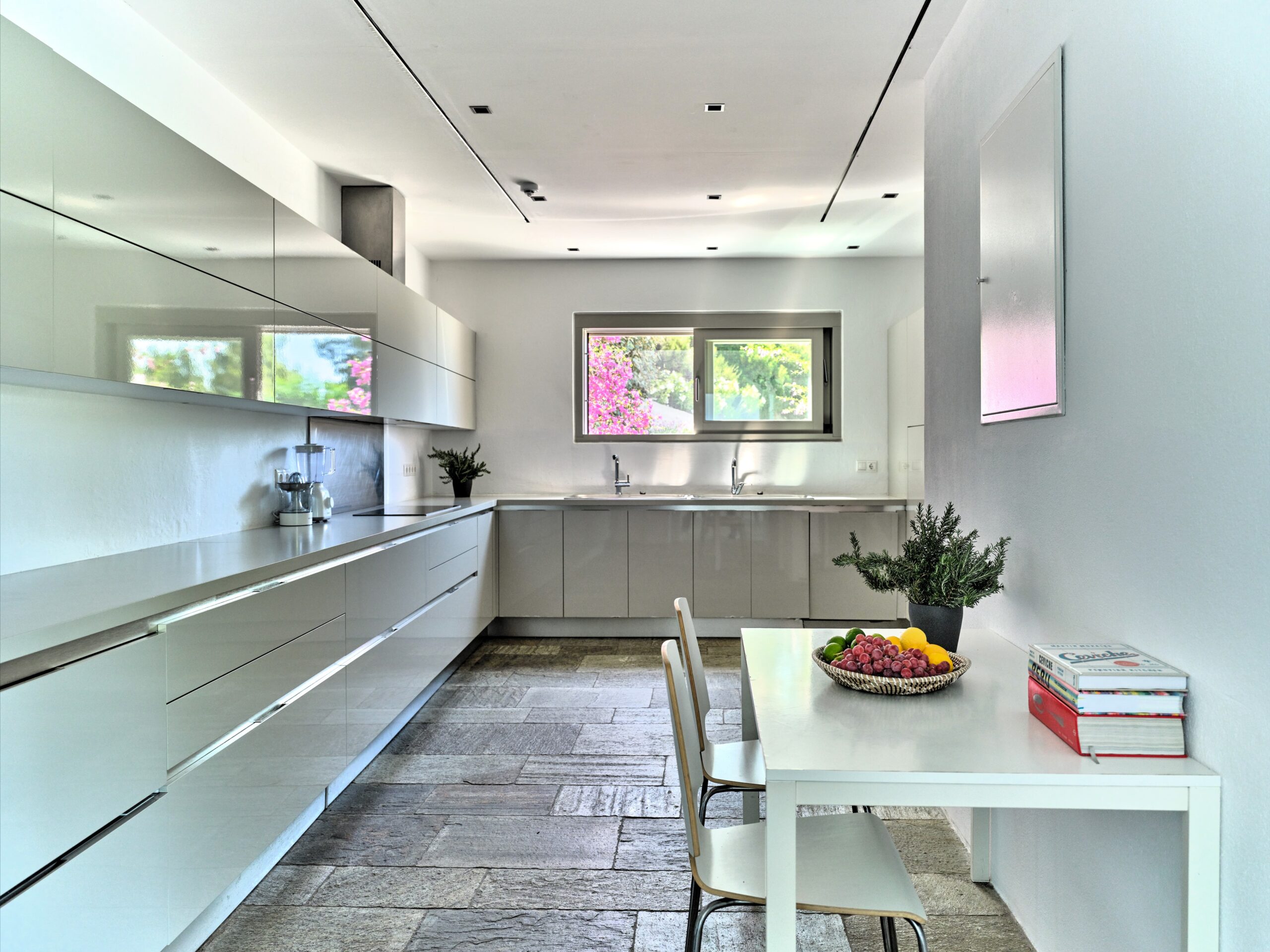 Carmel Beach House image 35