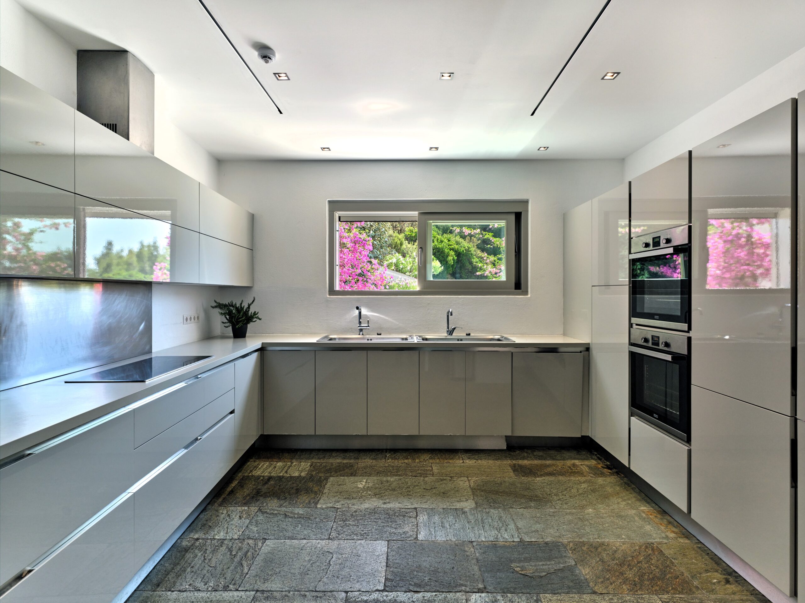 Carmel Beach House image 34