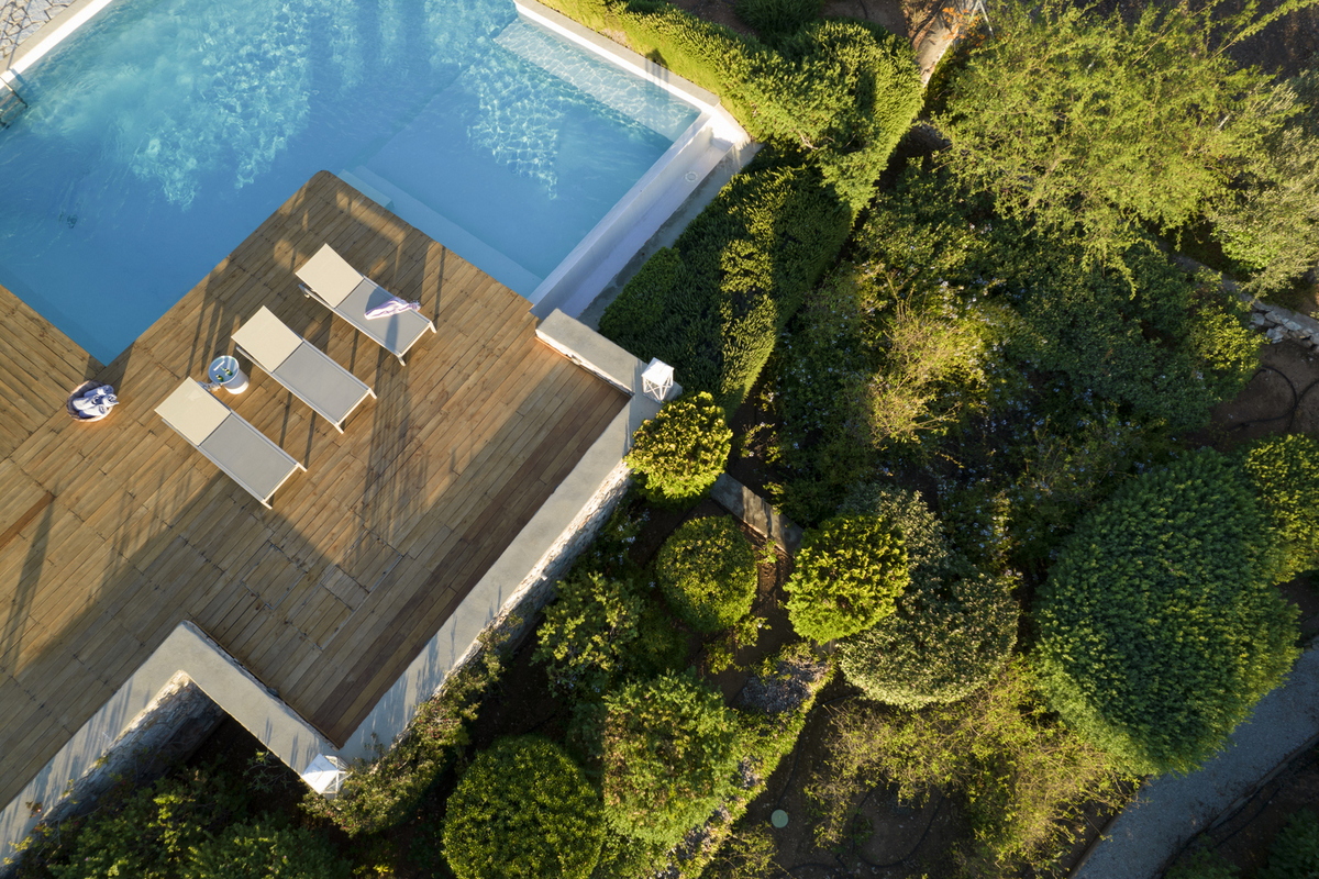 Gaelon Estate image 2