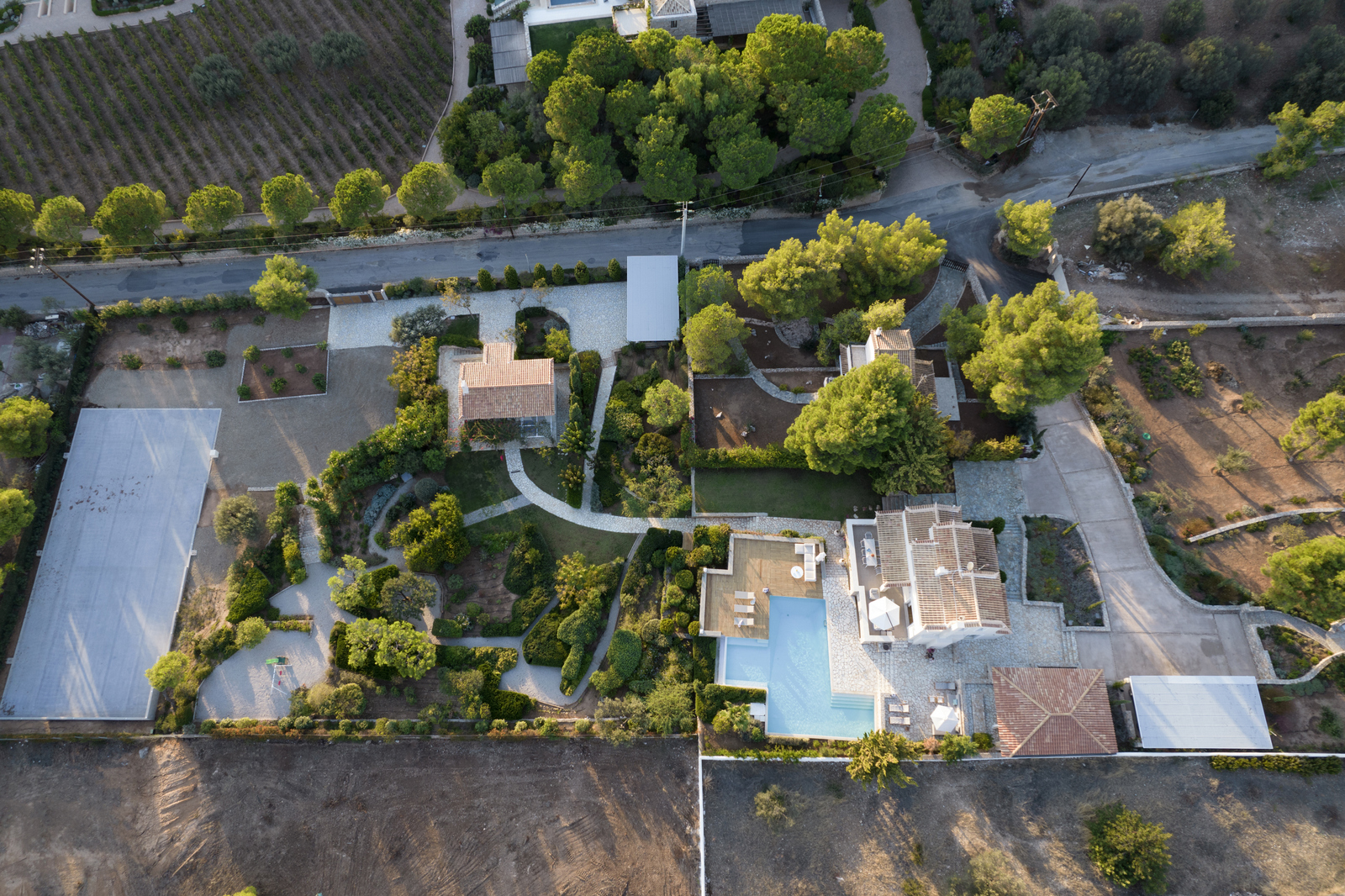 Gaelon Estate image 5