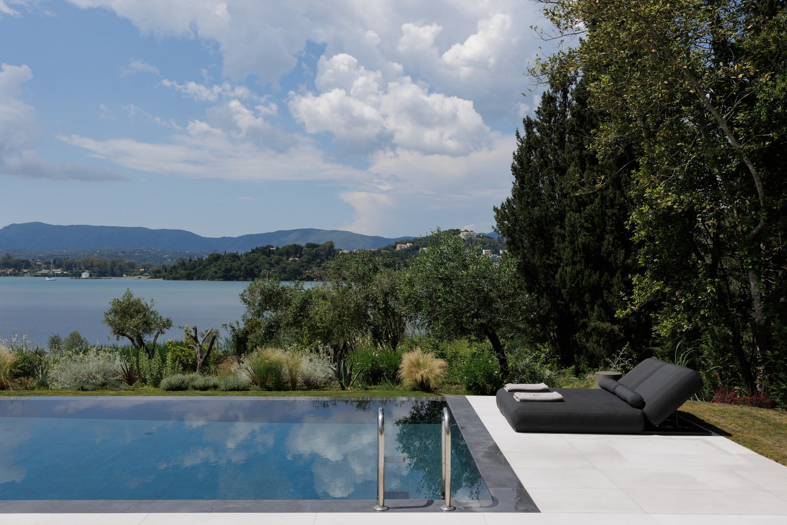 Villa Minimalista image 36