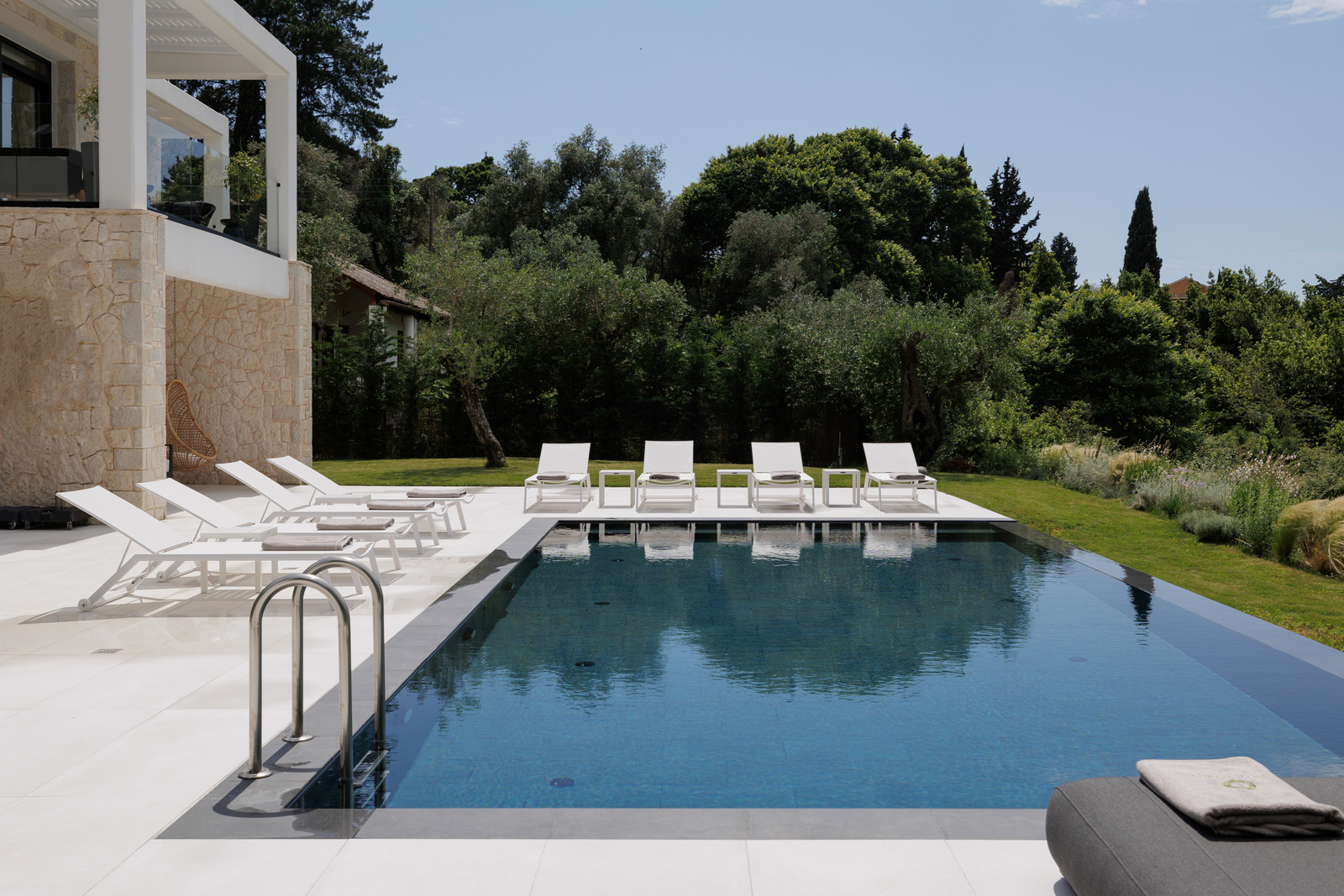 Villa Minimalista image 33