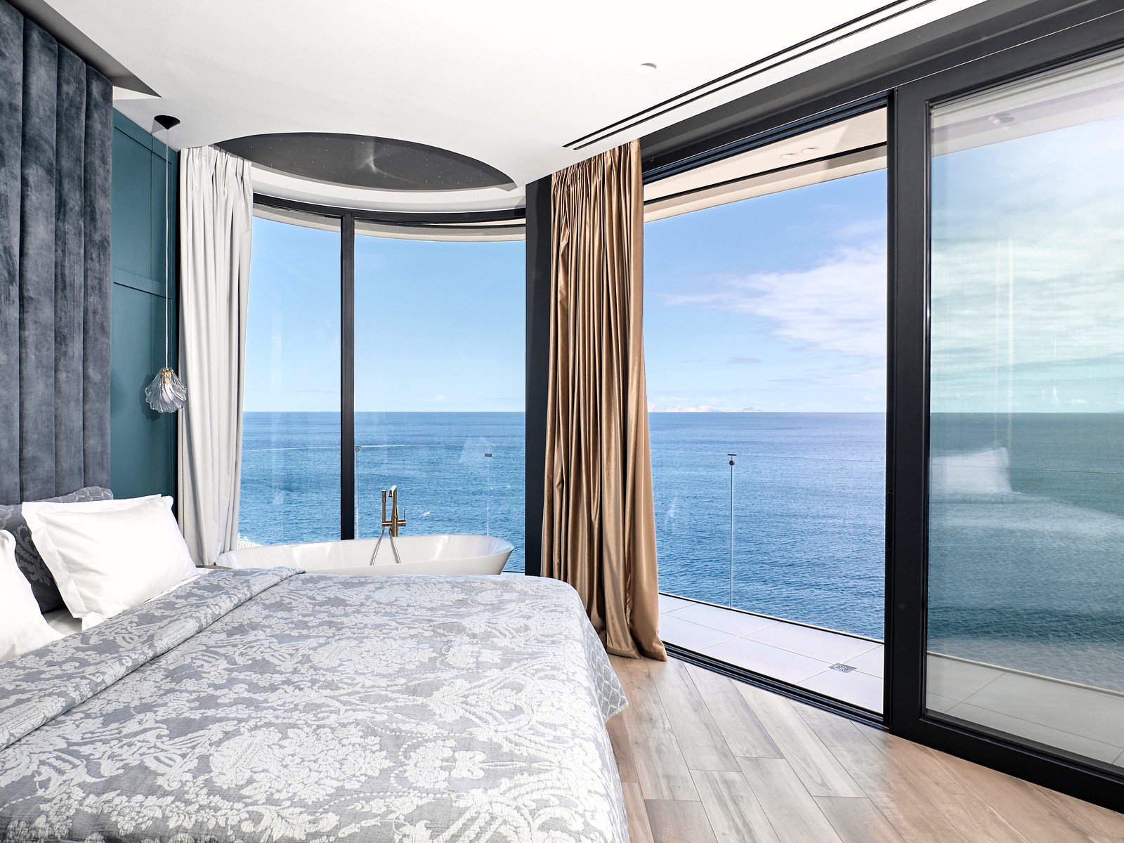 Sea Edge Villa image 34