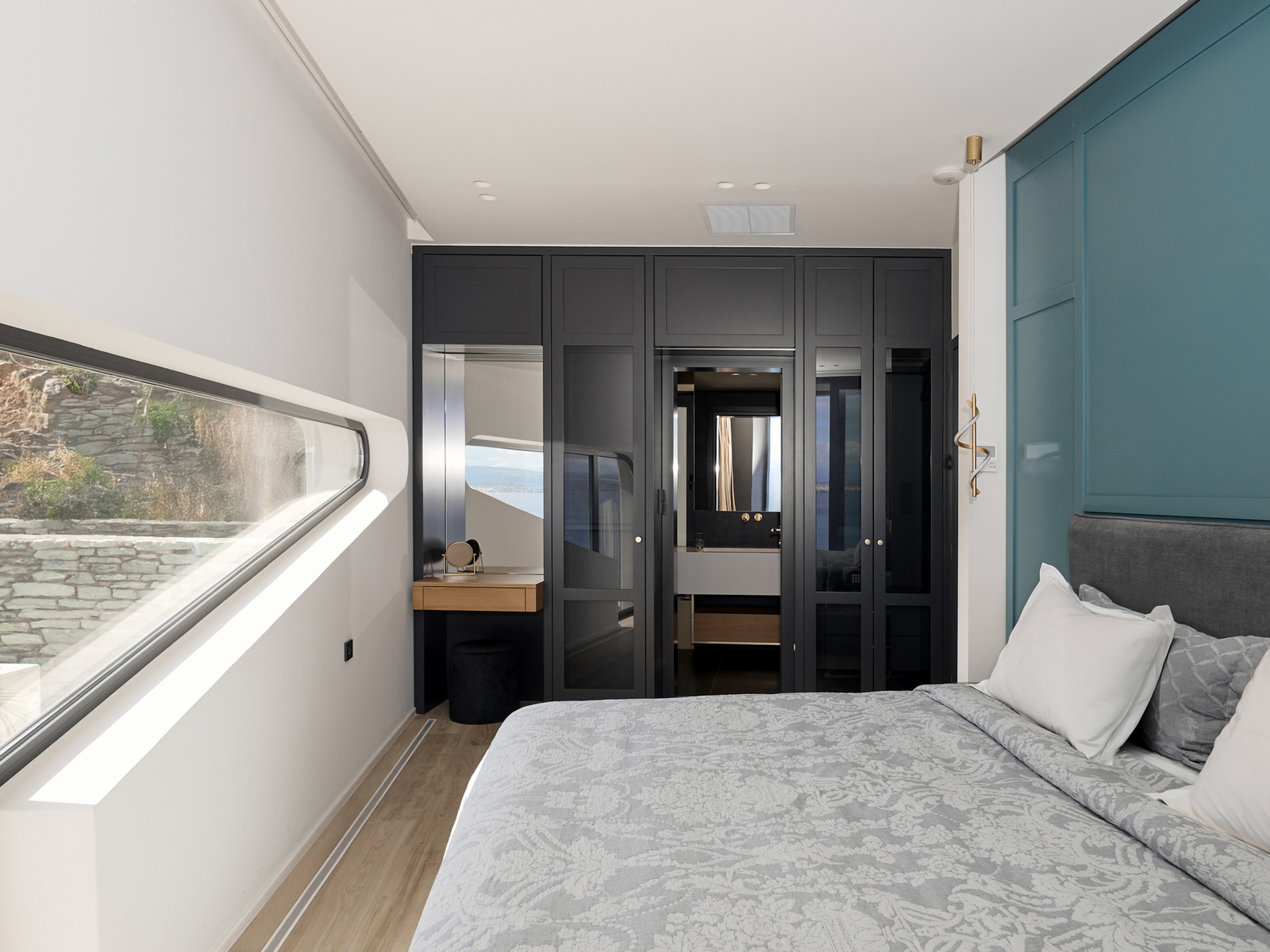 Sea Edge Villa image 39