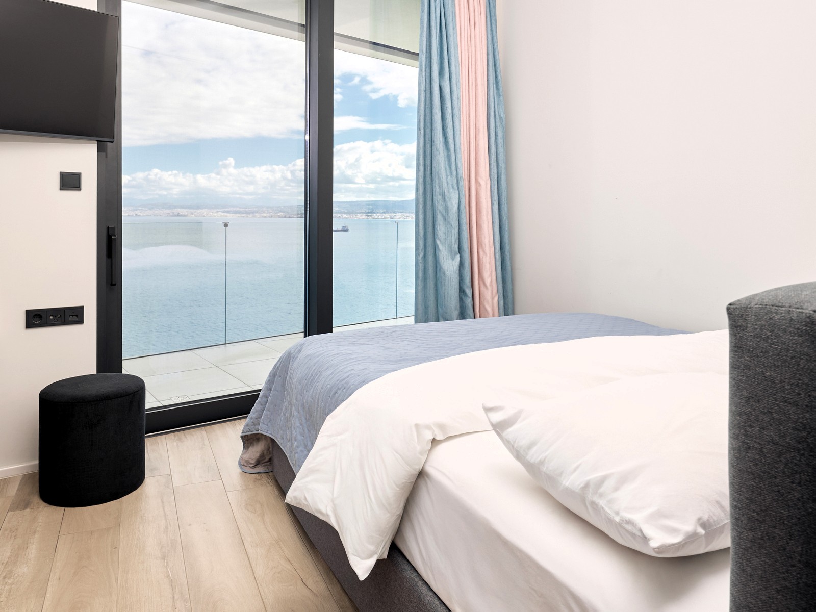 Sea Edge Villa image 43