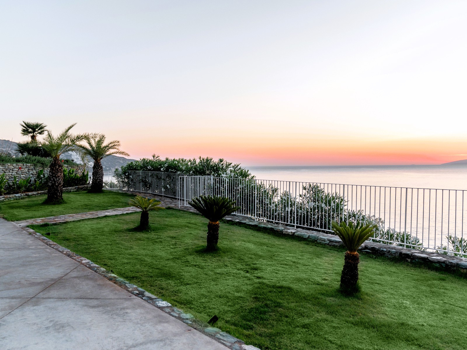 Sea Edge Villa image 18