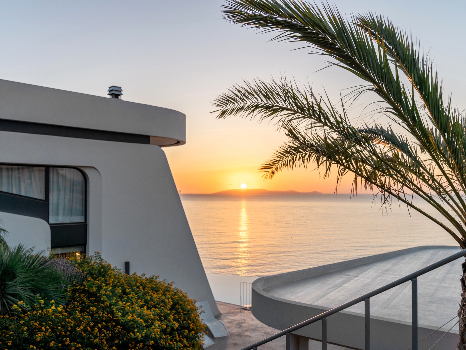 Sea Edge Villa image 17