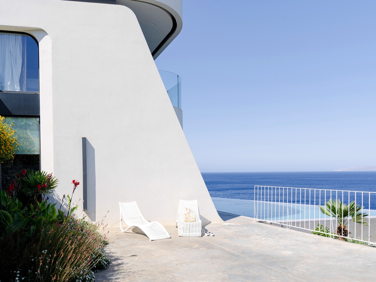 Sea Edge Villa image 9