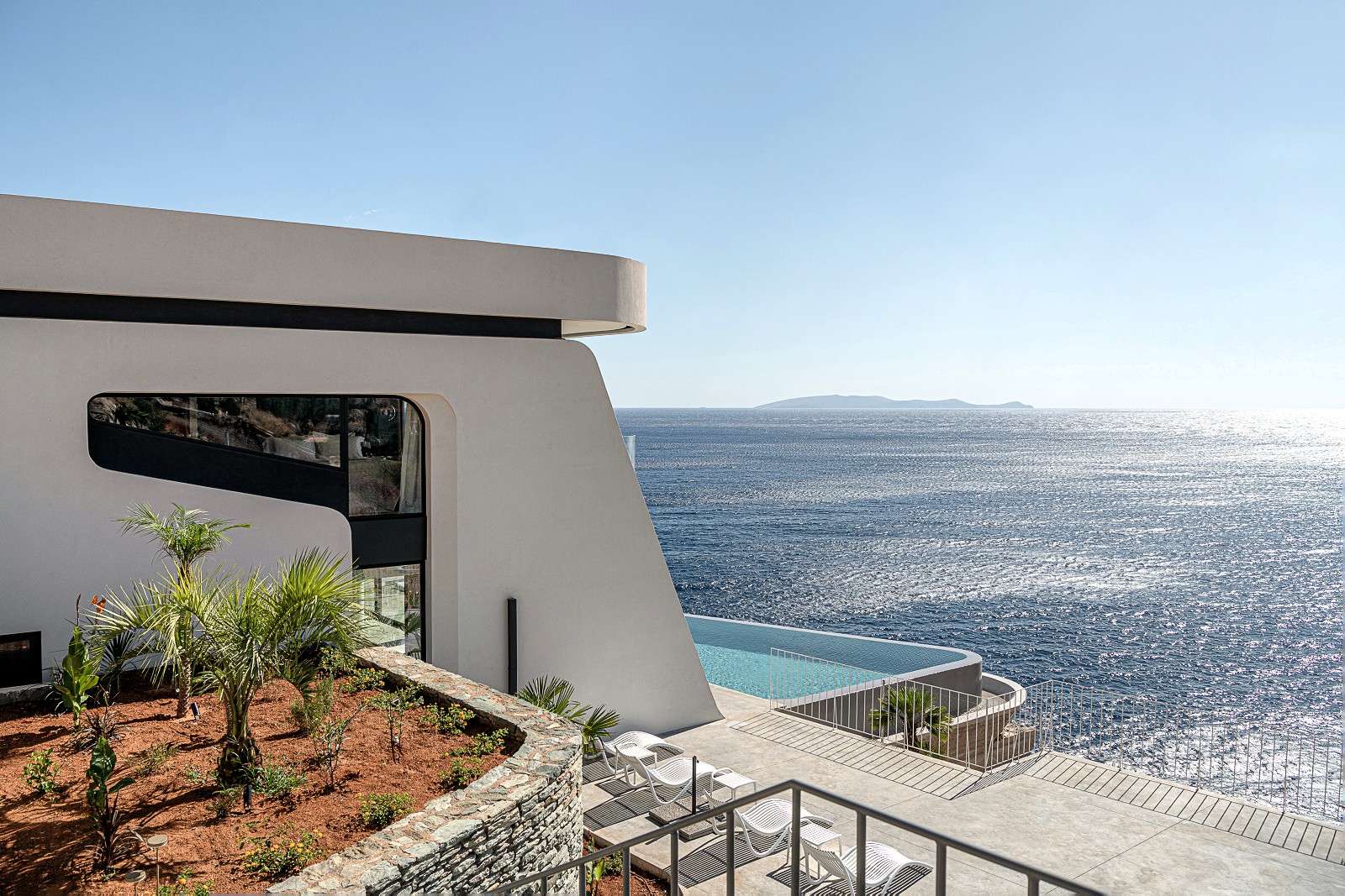 Sea Edge Villa image 1