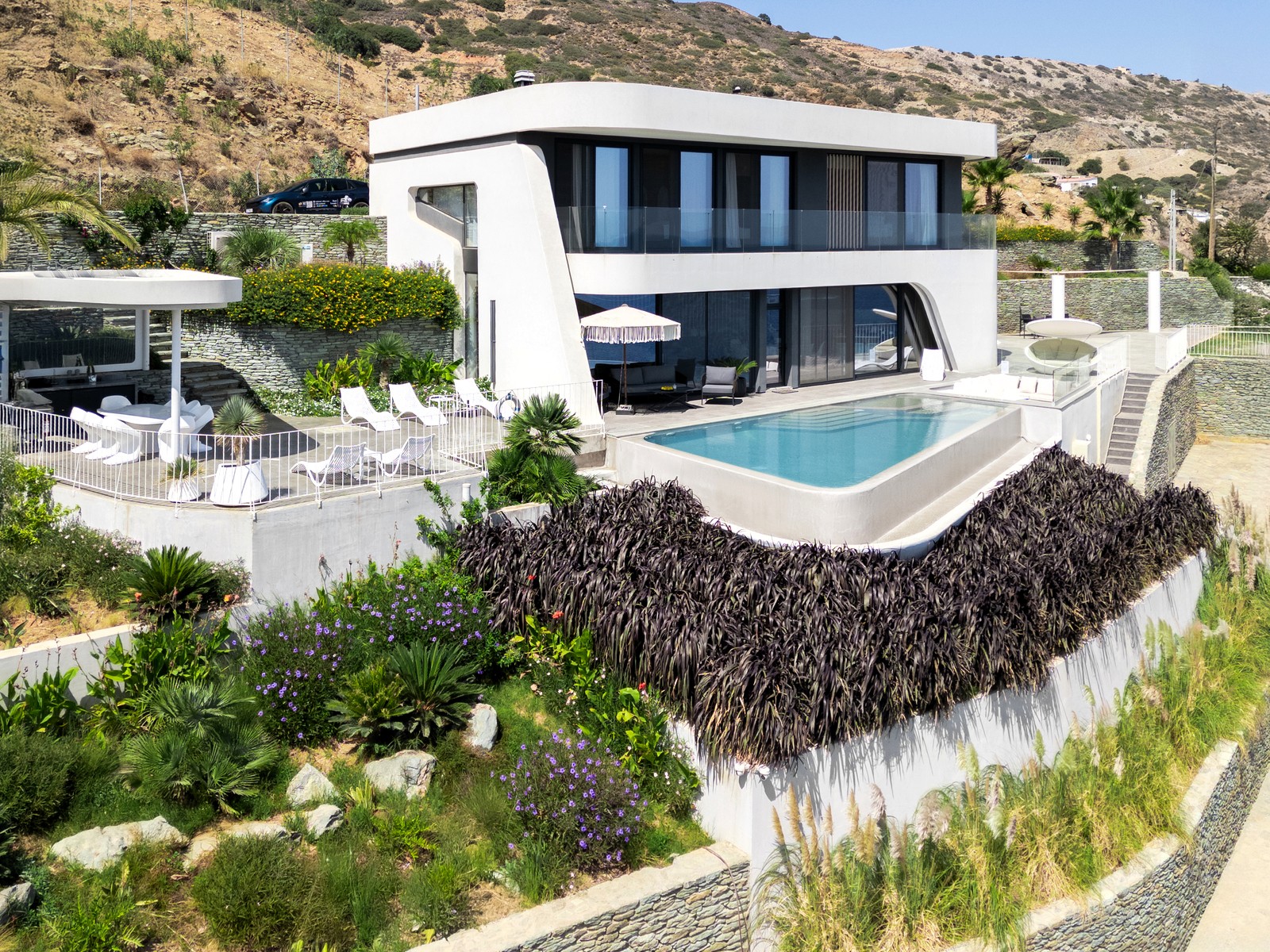 Sea Edge Villa image 2